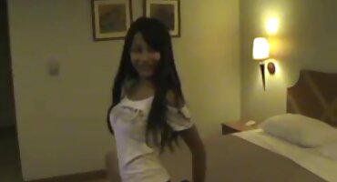 phim sex mitsuha ashitaba Coquette trải sex vung trom dài trên vòi nước và được kiêm.