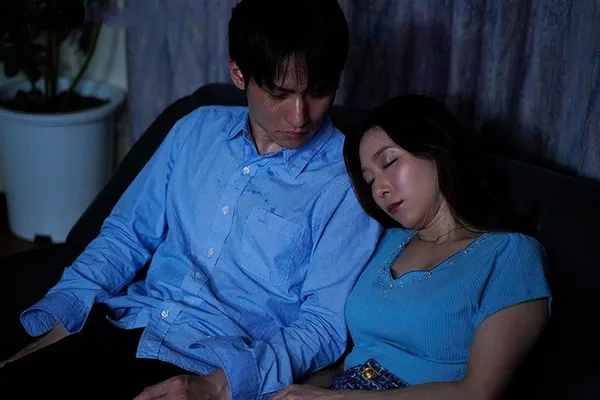 sex anime đồng hồ ngưng động thời gian Một mình với chị vợ khi bổng dưng bị cúp điện